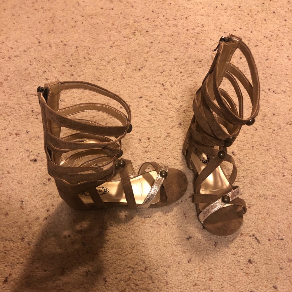 EUC kids size 12 Joyfolie gladiator sandals